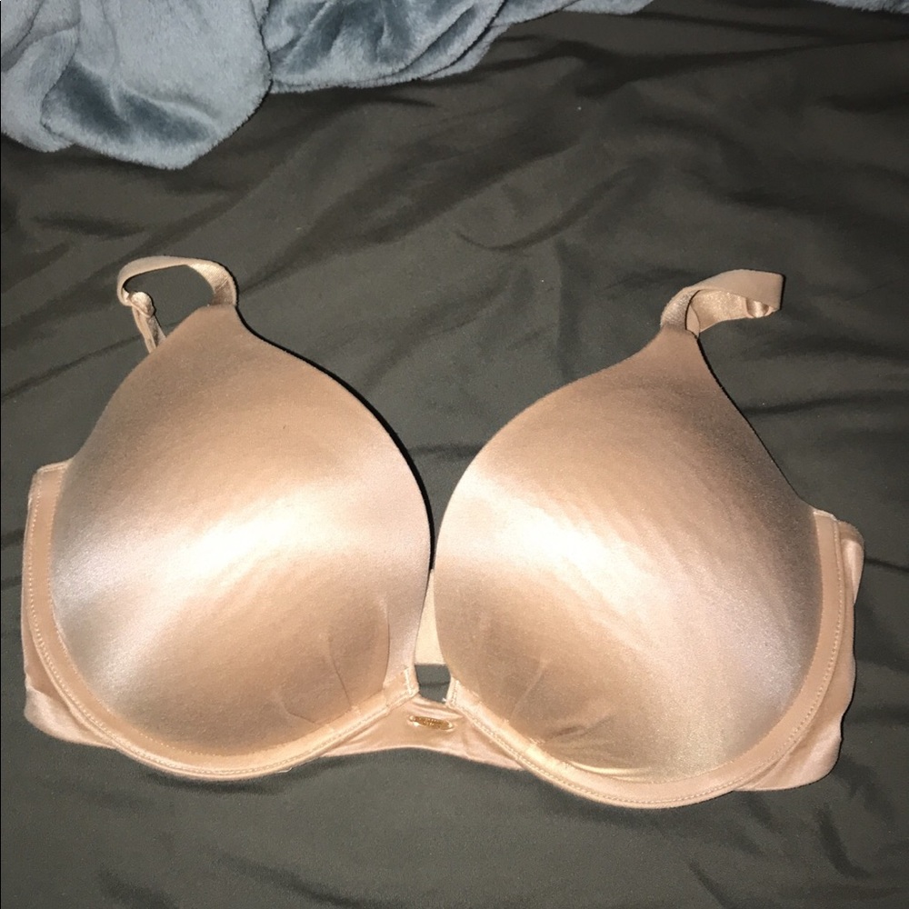 Tan Victoria’s Secret bra